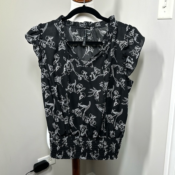 Meg & Margot Black sheer top with shirred bottom. Size Medium. - Picture 1 of 5